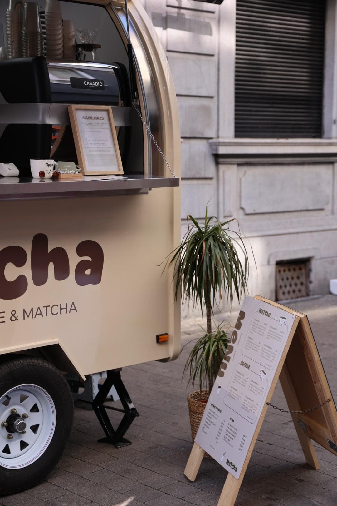 Le foodtruck Motcha installé lors d'un événement à Liège